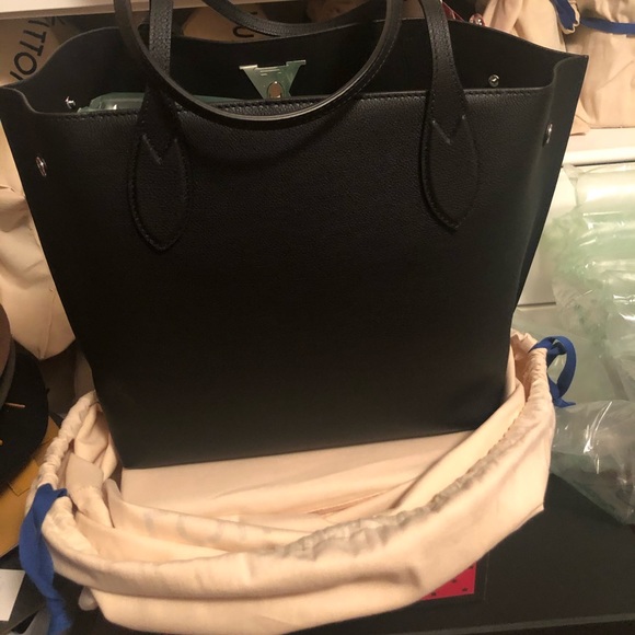 🖤✨Gorgeous Louis Vuitton Lockme Tote & Wallet✨🖤 - Picture 8 of 13